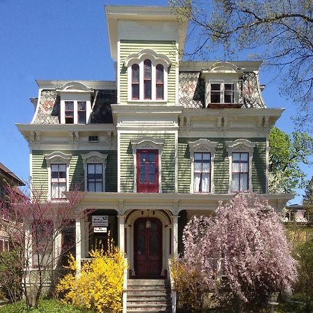 Hudson City Bed And Breakfast Extérieur photo
